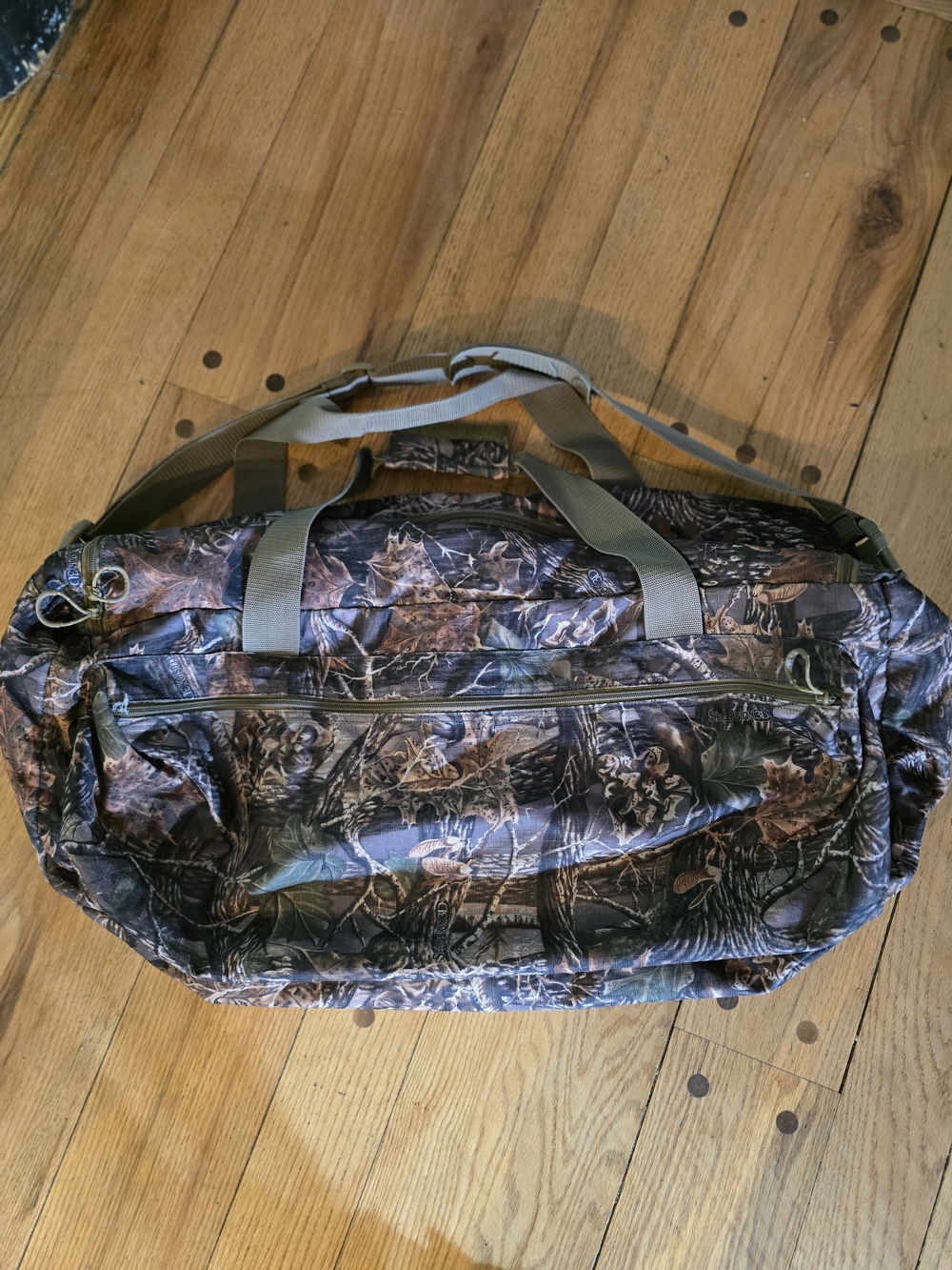 Cabela's Seclusiin 3D Camo Duffel Bag with Olive Straps - Picture 2 of 8